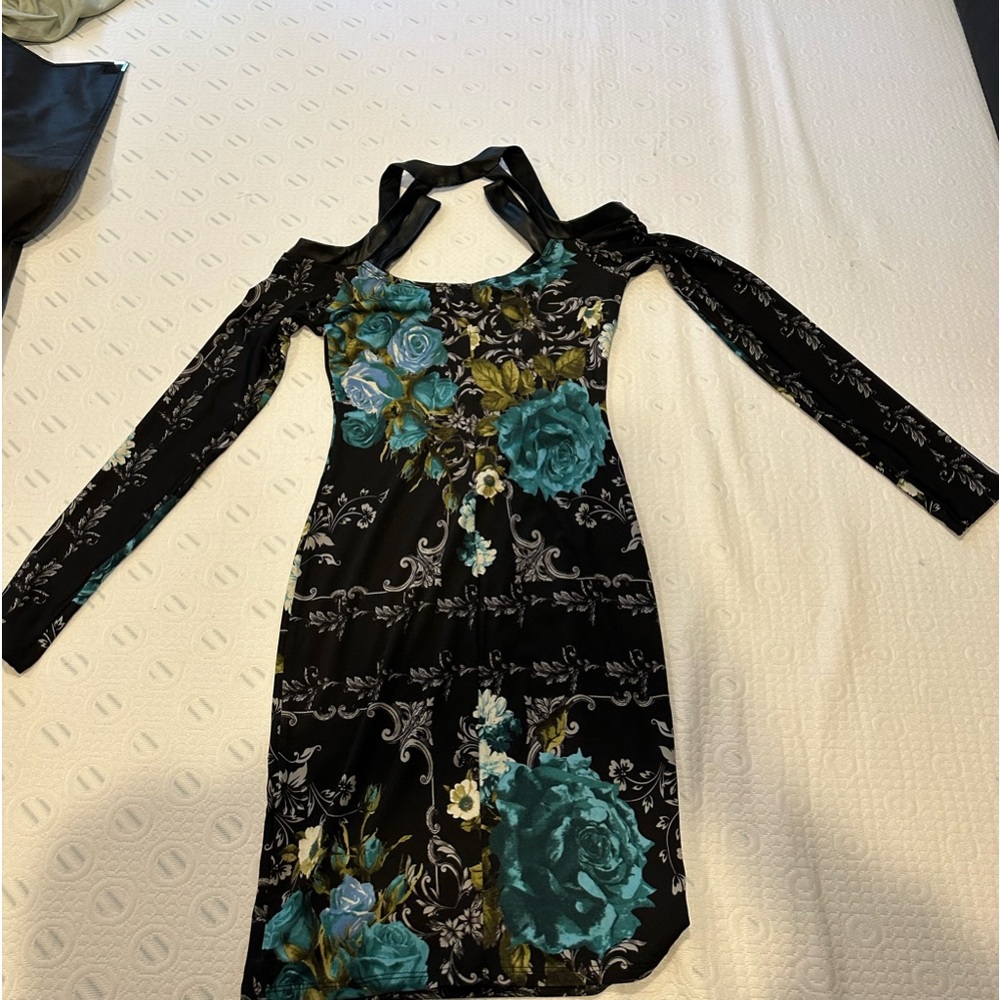 Venus XS long sleeve dress never worn